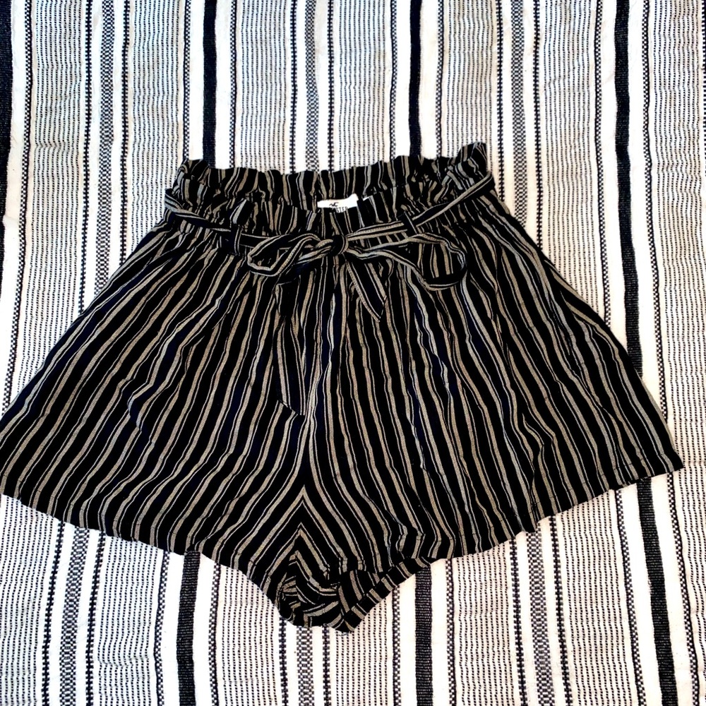 Hollister Ultra Rise Paper Bag Shorts